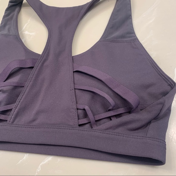 • [Fabletics] Kessler Sports Bra • - Picture 9 of 16
